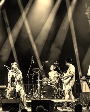 Sammy Rae and The Friends St. Louis